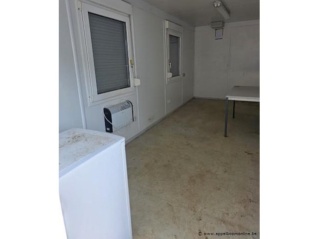 Bureelcontainer plm 6x3m, dagramen, tafel, kast, ijskastje en radiator - afbeelding 9 van  10