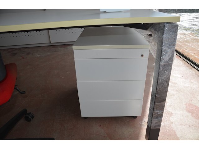 Bureeltafel 240x100x75 cm, ladeblok met 3 laden, 2 bureelstoelen, 2 pc beugels - afbeelding 8 van  10