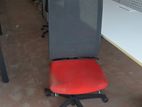 Bureeltafel 240x100x75 cm, ladeblok met 3 laden, 2 bureelstoelen, 2 pc beugels - afbeelding 9 van  10