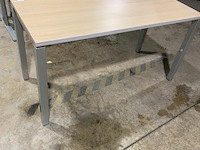 Bureeltafel in de hoogte verstelbaar. - afbeelding 1 van  3