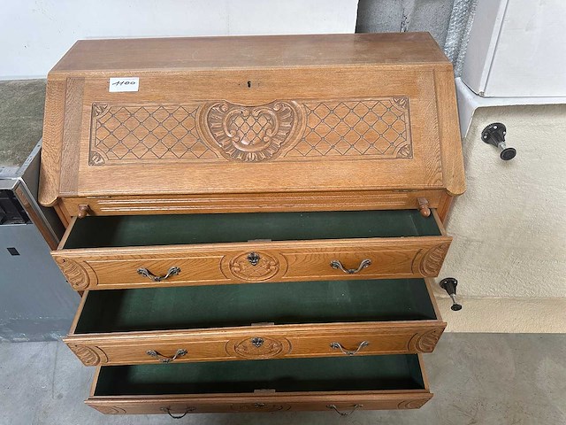 Bureeltje - vintage - desk - afbeelding 1 van  3