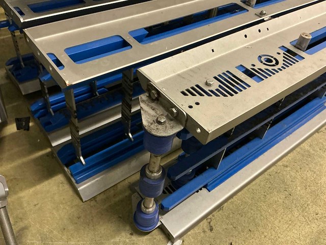 Burgmetaal transportsysteem en hefsysteem buter - afbeelding 9 van  11