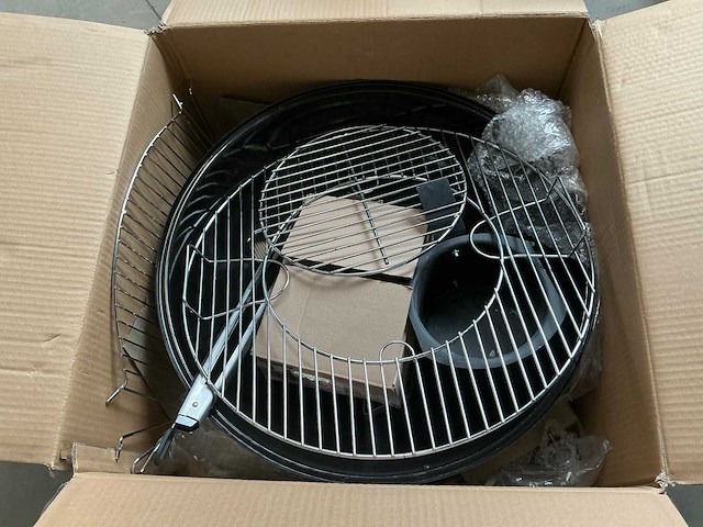 Burnaby tarrington house barbecue - afbeelding 7 van  7