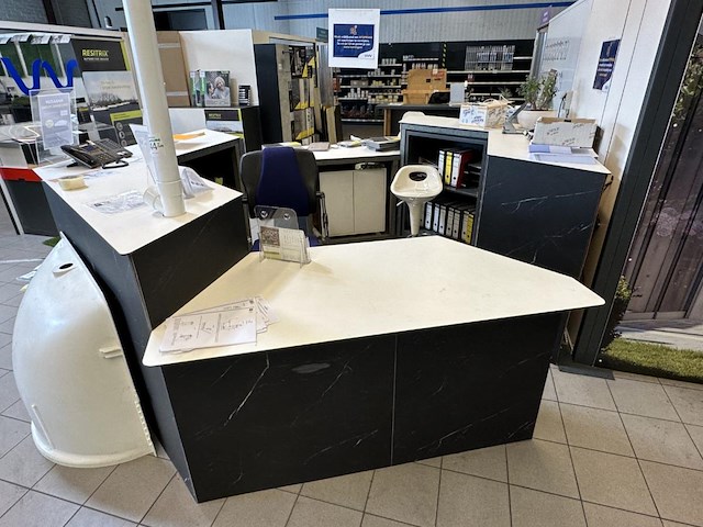 Buro-eiland + koffie corner + inhoud - afbeelding 1 van  5