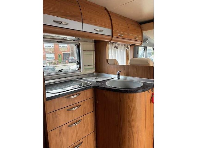 Burstner gmbh 1684 - 2030 - campervan - afbeelding 13 van  37