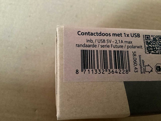 Busch-jaeger contactdoos met 1 x usb, polarwit (8x) - afbeelding 4 van  4