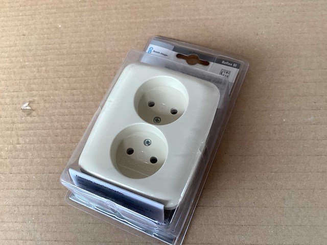 Busch jaeger inbouw wandcontactdoos dubbel (120x) - afbeelding 2 van  3