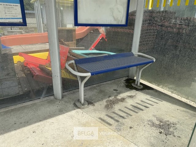 Bushokje de lijn - afbeelding 5 van  7