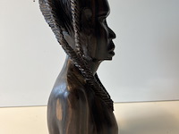 Buste meisje met vlechten - afbeelding 2 van  3