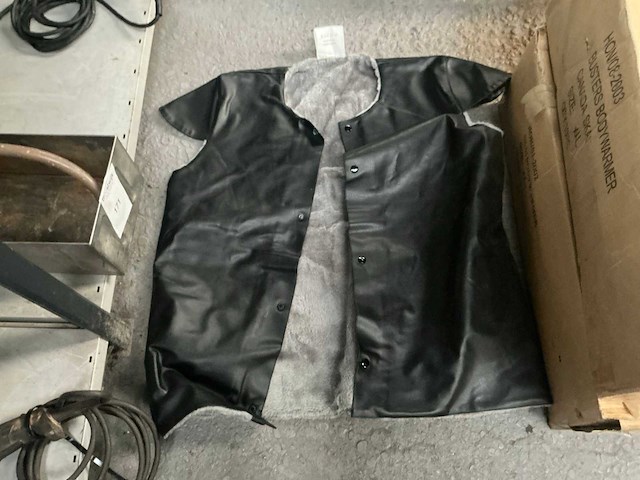 Busters skai body warmer (10x) - afbeelding 2 van  5