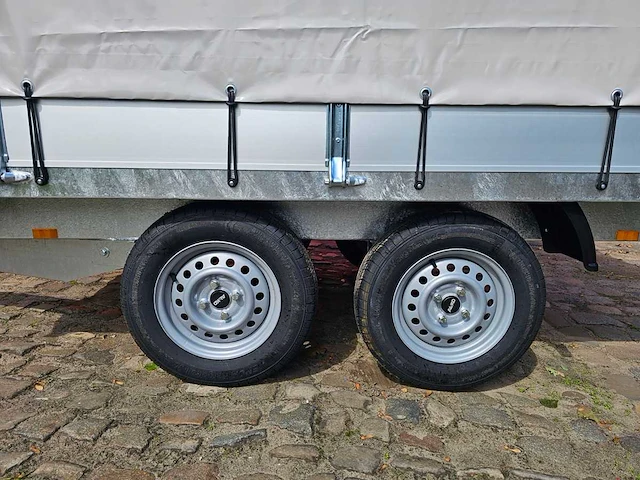 Bw trailers - 2026 - nieuw - plateau met huif - gesloten aanhangwagen - afbeelding 5 van  8