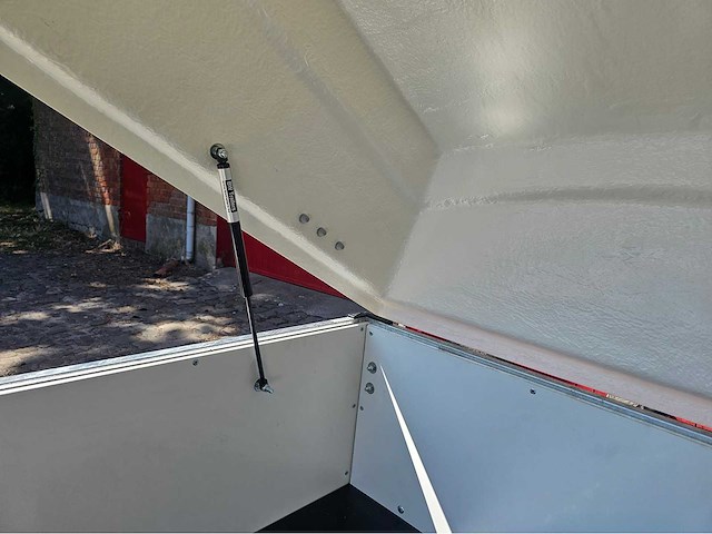 Bw trailers - 2026 - vakantie aanhangwagen / gesloten aanhangwagen met polyester dak - afbeelding 3 van  11