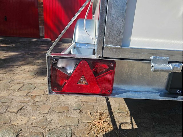 Bw trailers - 2026 - vakantie aanhangwagen / gesloten aanhangwagen met polyester dak - afbeelding 10 van  11