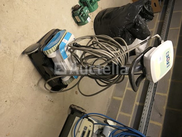 Bwt cosmy 250 zwembadreinigingsrobot - afbeelding 5 van  6