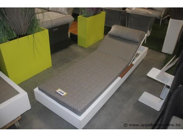 Byron ligbed (zonder kussen) | cadzand luxe kussen voor ligbed inclusief hoofdsteun - dikte 8cm - afbeelding 1 van  2