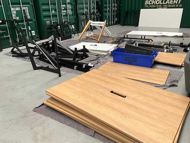 Ca. 10 vergadertafels en hoge tafels. - afbeelding 1 van  19