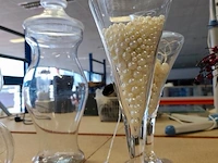 Ca. 18 diverse sierstukken en vazen uit glas - afbeelding 6 van  8