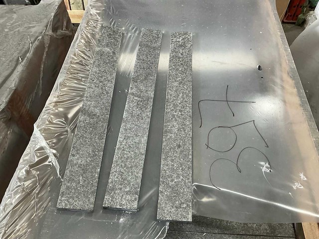 Ca 238lm natuursteen plinten (397x) - afbeelding 4 van  4