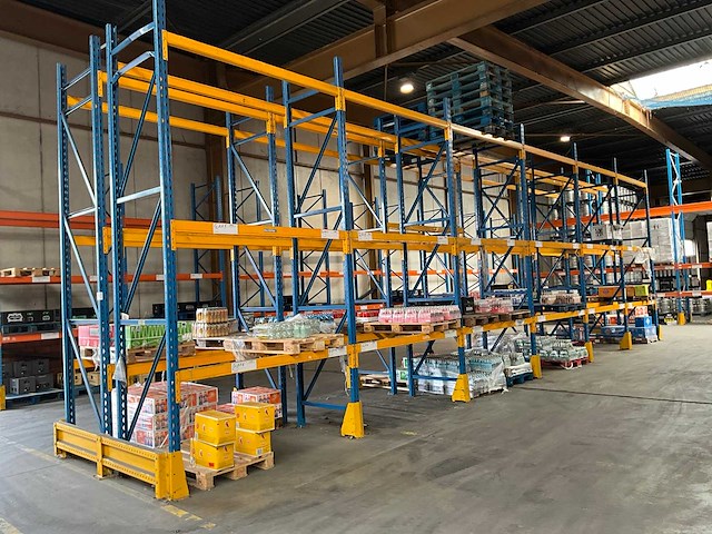 Ca. 28,4m provost palletstelling - afbeelding 1 van  12