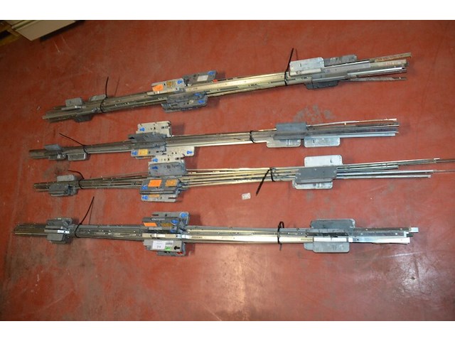Ca. 40 diverse binnenwerken 3 punt sluiting - afbeelding 2 van  6