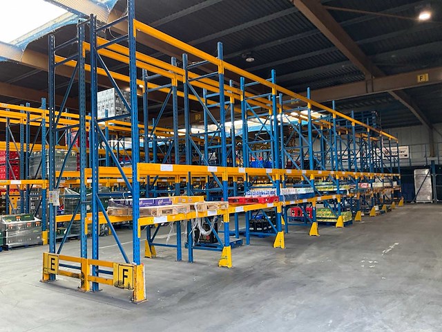 Ca. 42m provost palletstelling - afbeelding 5 van  11