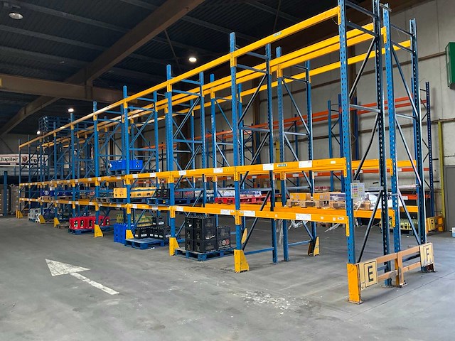 Ca. 42m provost palletstelling - afbeelding 1 van  11
