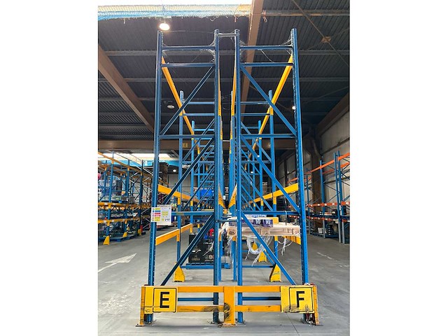Ca. 42m provost palletstelling - afbeelding 4 van  11