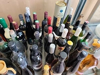 Ca. 49 diverse wijn- en drankflessen - afbeelding 3 van  11