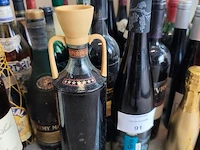 Ca. 49 diverse wijn- en drankflessen - afbeelding 8 van  11