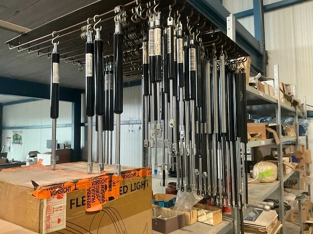 Ca 5 lm magazijnstelling zonder inhoud - afbeelding 8 van  15