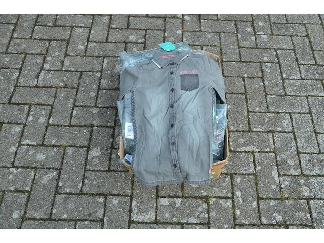 Ca. 50 t-shirts kind in diverse maten (nieuw) - afbeelding 3 van  6