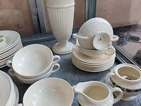 Ca. 52 stuks klassiek cremkleurig servies wedgwood edme servies met geribbeld en gegolfd ontwerp - afbeelding 5 van  7