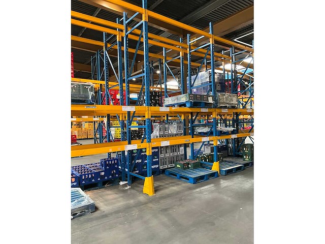 Ca. 54m provost palletstelling - afbeelding 2 van  11