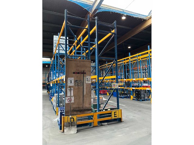 Ca. 54m provost palletstelling - afbeelding 4 van  11