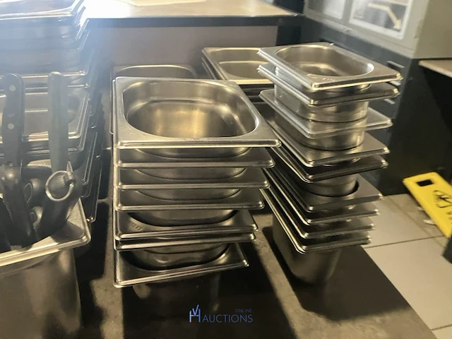 Ca. 65 rvs gastronormbakken - afbeelding 2 van  6