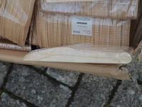 Ca. 82 verpakkingen van 100 stuks houten messen