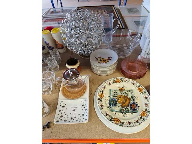 Ca. 90 stuks brocante curiosa w.o.: kommetjes, sierstukken, religieuze beeldjes,... - afbeelding 8 van  10