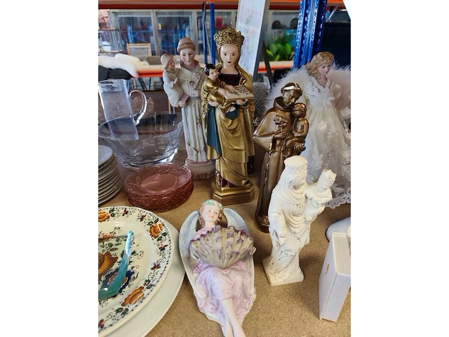 Ca. 90 stuks brocante curiosa w.o.: kommetjes, sierstukken, religieuze beeldjes,... - afbeelding 10 van  10