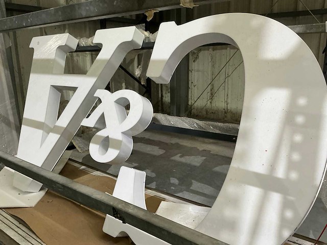 C&a lichtreclame - afbeelding 2 van  3