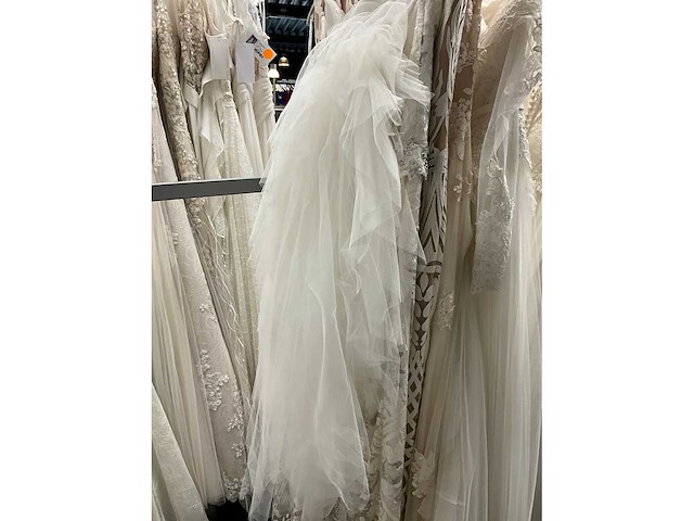 Cabotine bruidsjurken (32x) - afbeelding 2 van  65