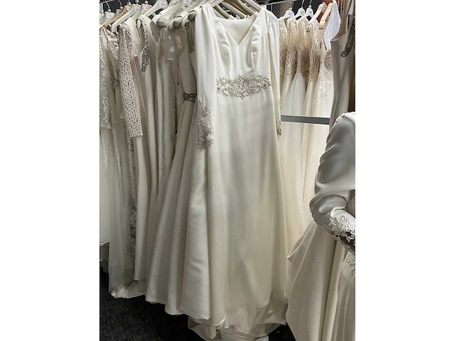 Cabotine bruidsjurken (32x) - afbeelding 13 van  65