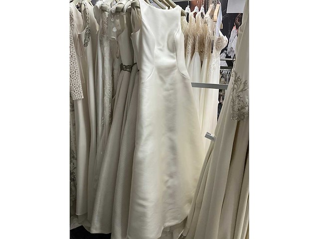 Cabotine bruidsjurken (32x) - afbeelding 14 van  65