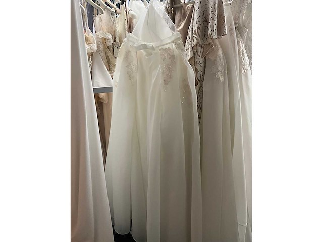 Cabotine bruidsjurken (32x) - afbeelding 31 van  65