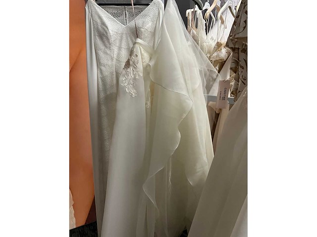 Cabotine bruidsjurken (32x) - afbeelding 32 van  65