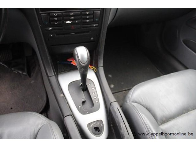 Cabriolet saab, 9-3, ys3ff79f756004956, 1e inschrijving 11/02/2005, km-stand ngk, 1998cm³, 110kw, benzine, 233g/km, euro 4, kentekenbewijs - afbeelding 2 van  12