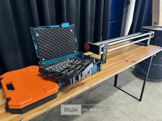 Cadeaupapierhouder + makita doppenset - afbeelding 2 van  7