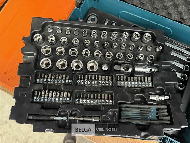 Cadeaupapierhouder + makita doppenset - afbeelding 5 van  7