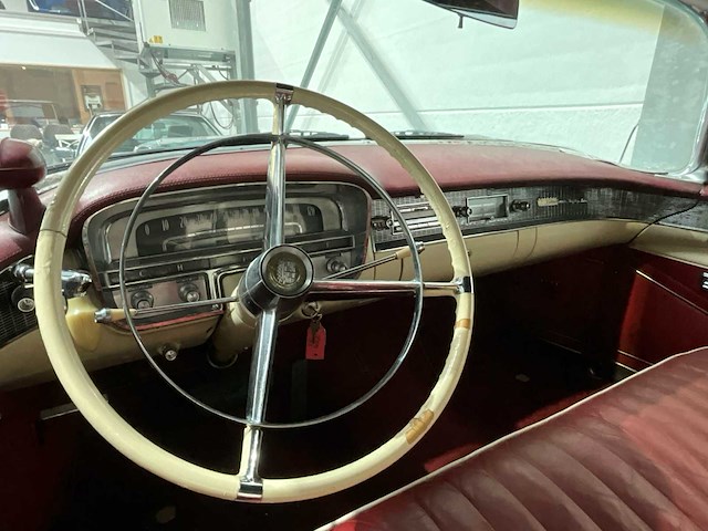 Cadillac - serie 62 - cabriolet - klassieke auto - afbeelding 4 van  38