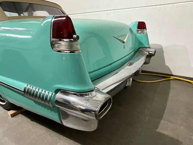 Cadillac - serie 62 - cabriolet - klassieke auto - afbeelding 13 van  38