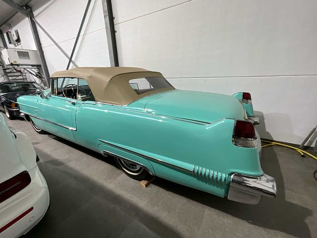 Cadillac - serie 62 - cabriolet - klassieke auto - afbeelding 23 van  38